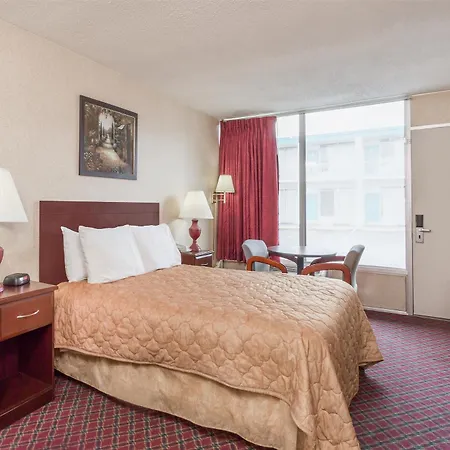 Ramada Hotel Greenwich Exterior photo