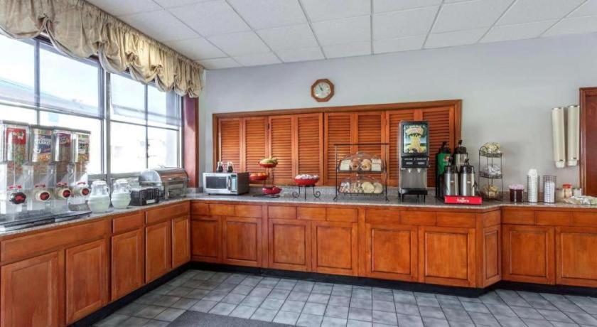 Ramada Hotel 2*